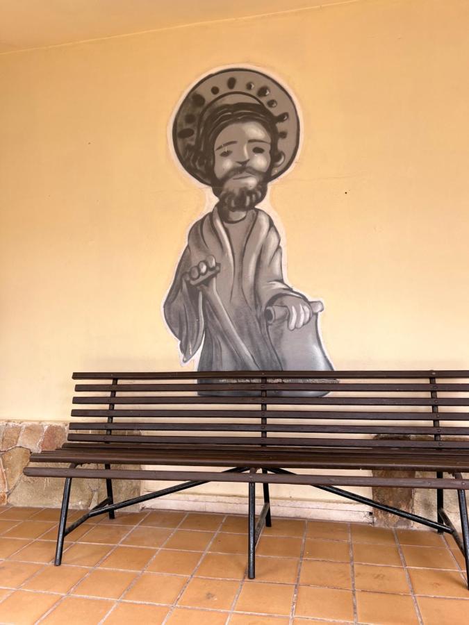 Albergue Municipal Hostel San Martin del Camino Exterior photo